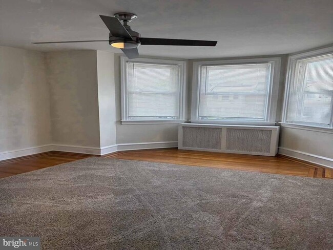 Building Photo - 5450 Diamond St Unit 2ND FLOOR