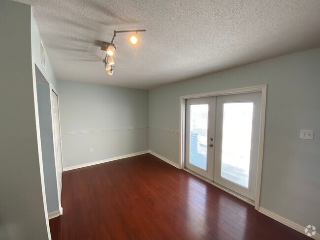 Building Photo - 2 Bedroom Condo in Winter Haven