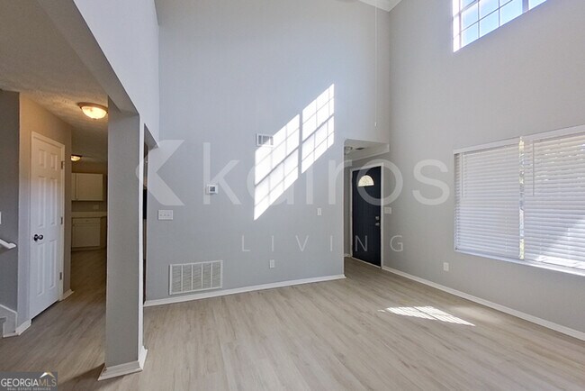 Photo - 3160 Creekwood Dr