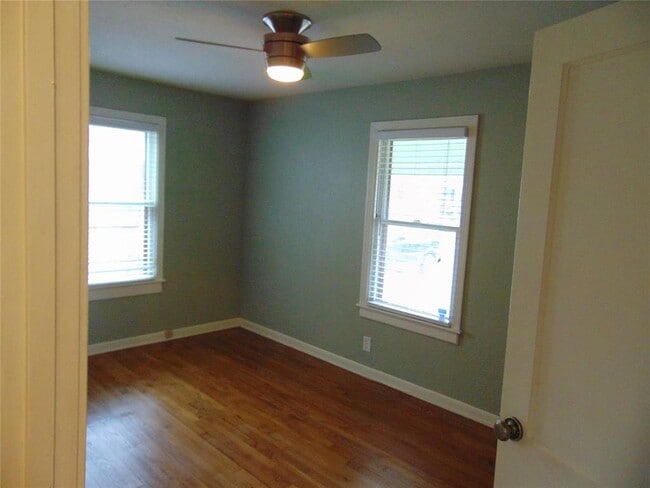 Photo - 210 W 55th St