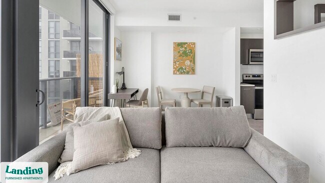 Photo - 301 SW 1st Ave Unit 1816.1401725