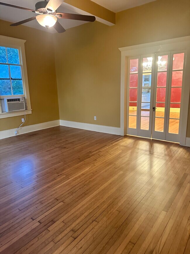 Sala de estar - 7800 Jeannette St Unidad 7800 Jeannette