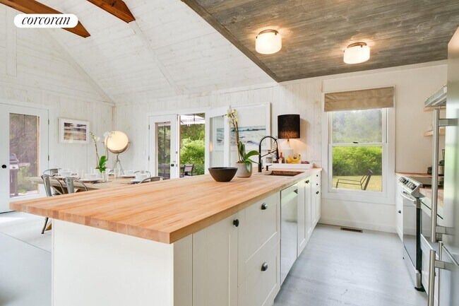 Photo - 329 Newlight Ln