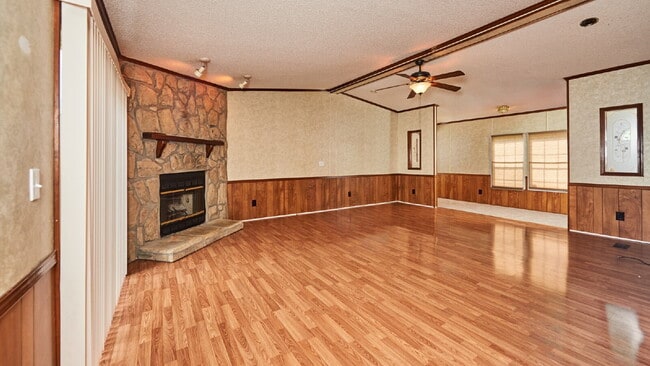 Photo - For Rent: Large 3BR, 2BA