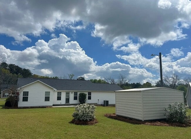 Photo - 166 Meadow Ln