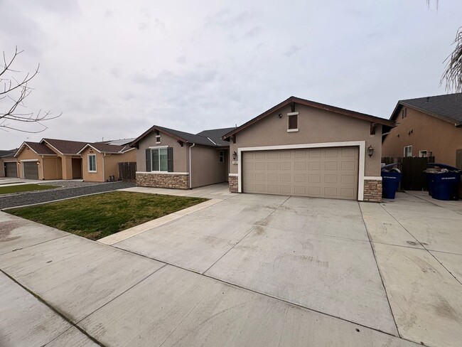 Photo - Lovely 3 bedroom home for rent in Hanford CA