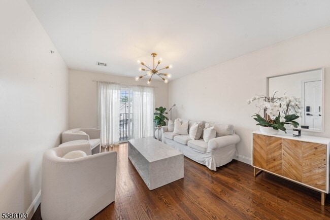 Building Photo - 308 S Park St Unit 2 Rental