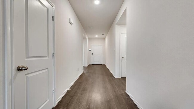 Photo - 972 Glover Dr
