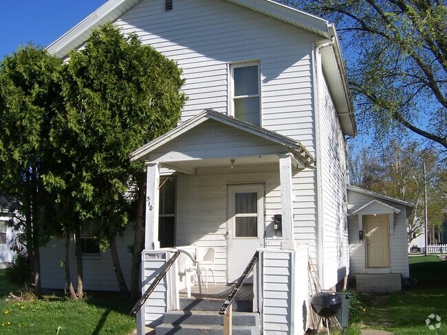 Building Photo - 510 E Locust St Rental