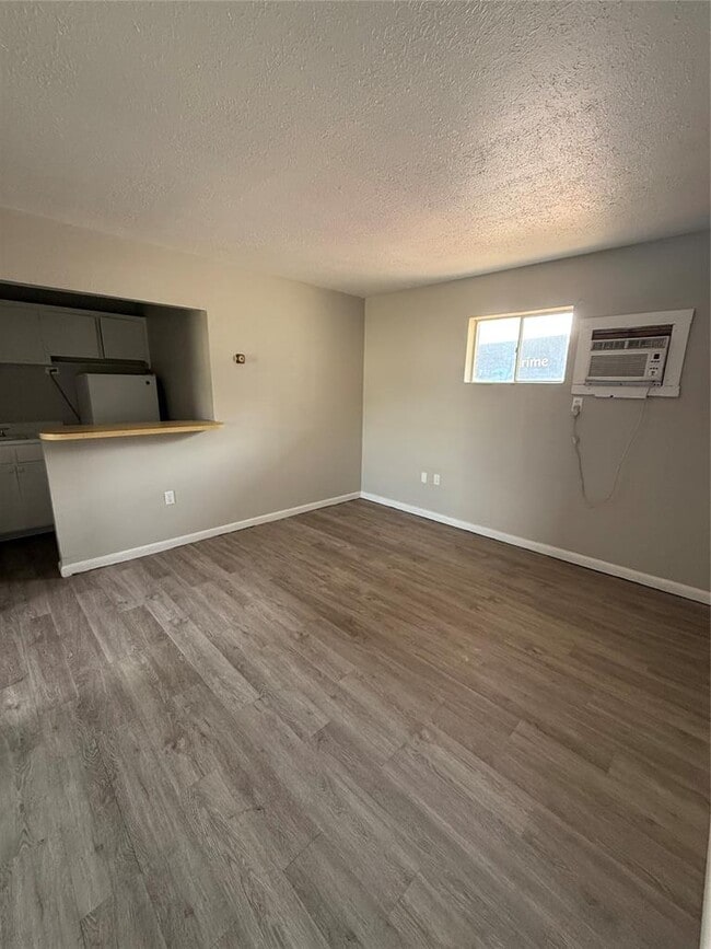 Photo - 1020 S Rock Island Ave Unit 3