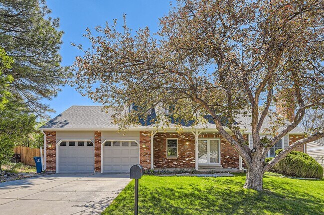 Gorgeous Home in Centennial w/Beautiful Fi... - Gorgeous Home in Centennial w/Beautiful Fi...