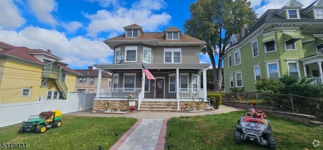 Building Photo - 172 S Morris St Rental