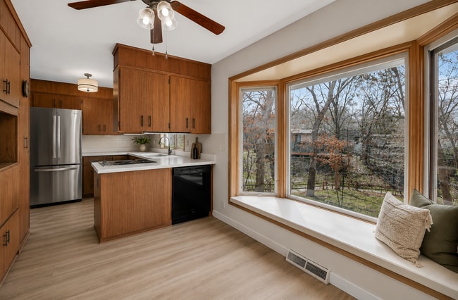 Photo - 2512 Timber Dr