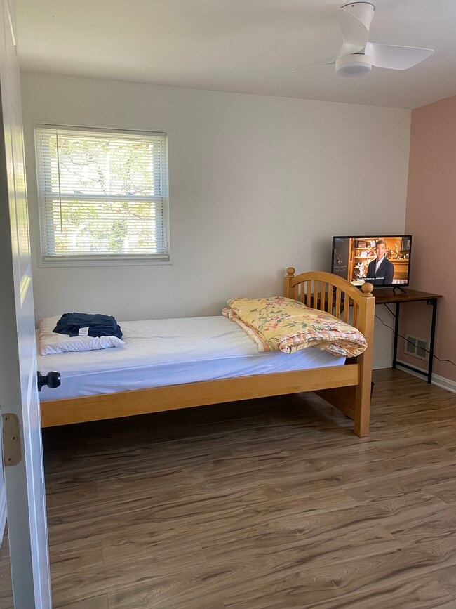 Building Photo - 3107 S Fox St