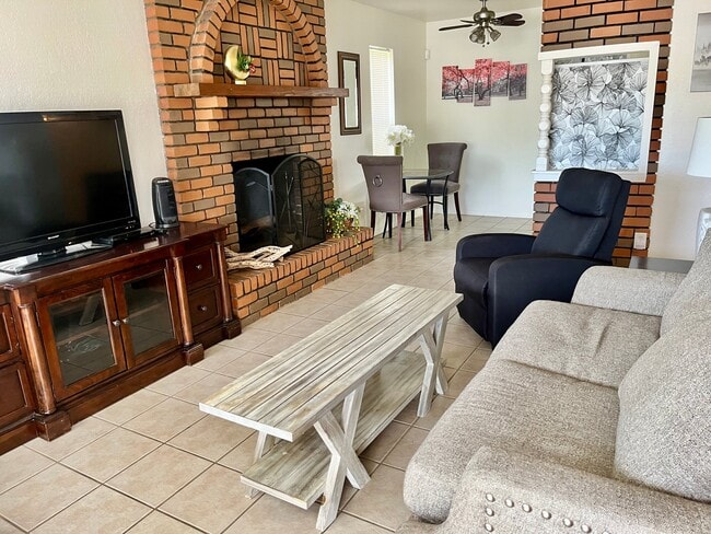 Photo - 2116 Ashfork Ave