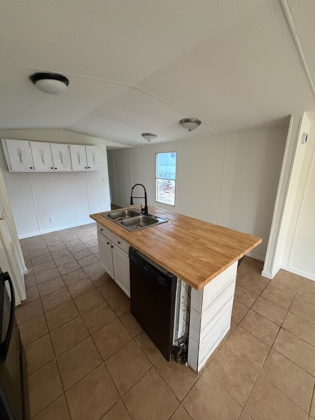 Photo - 8100 Yount Rd