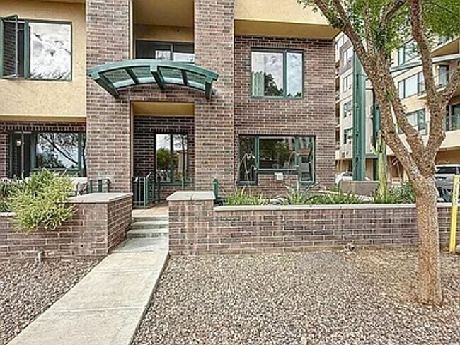 Charming 2BR Townhome in Phoenix - Charming 2BR Townhome in Phoenix