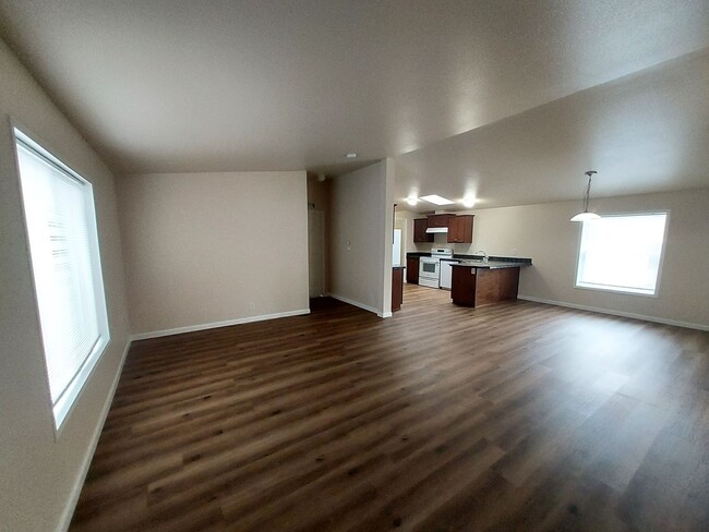 Photo - Available Now 3 bedroom, 2bath!!