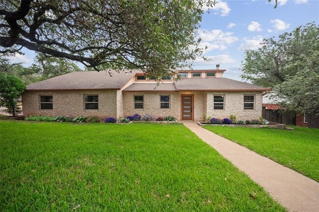 Photo - 10511 Tweedsmuir Dr