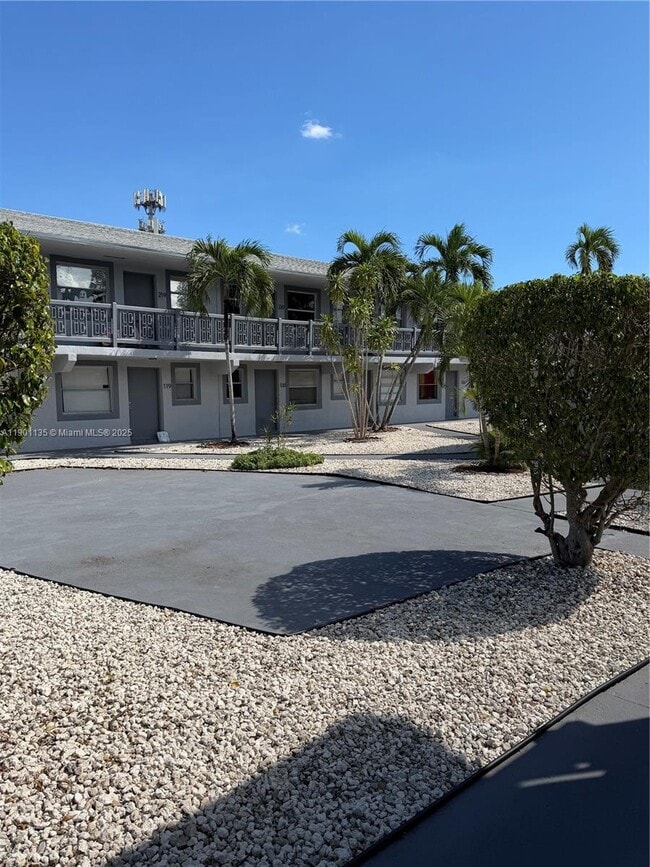 Photo - 2113 Davie Blvd Unidad 135