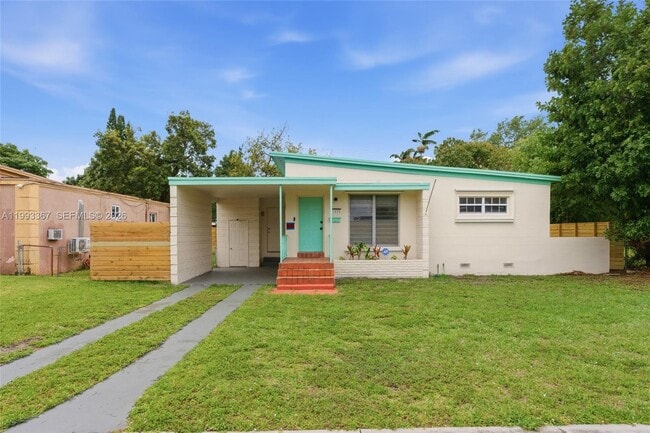 Photo - 1620 NE 160th St