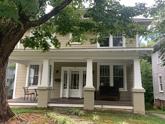 First Floor Unit For Rent Near UNCG! - First Floor House Unit For Rent Near UNCG!