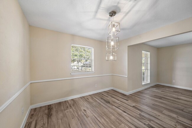 Photo - 1115 Cottage Oak Ln