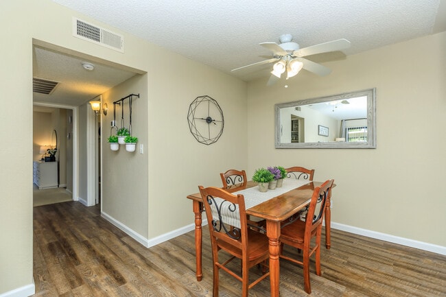 Lake Ridge Apartments