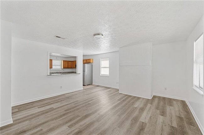 Photo - 210 Tanglewood Ln