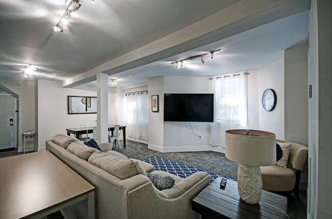 Photo - 910 Carlisle St