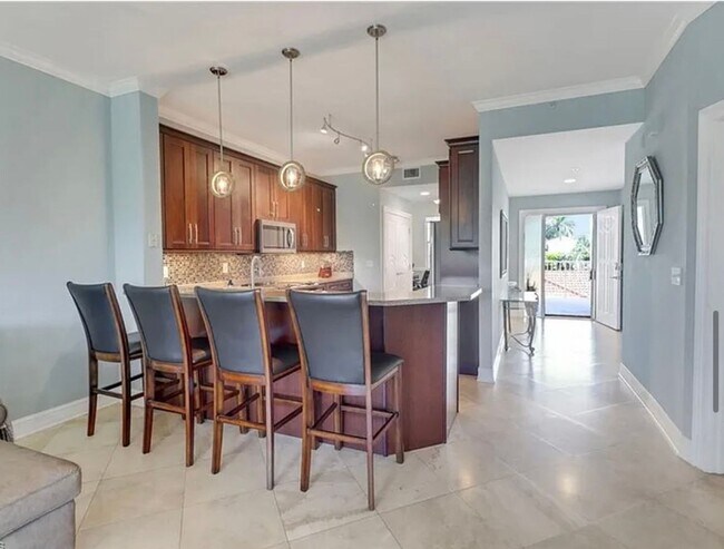 4650 Yacht Harbor Dr