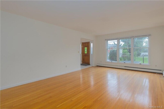 Photo - 30 Cassilis Ave