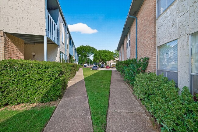 Building Photo - 8360 Jorine Dr Unit 8360 Rental
