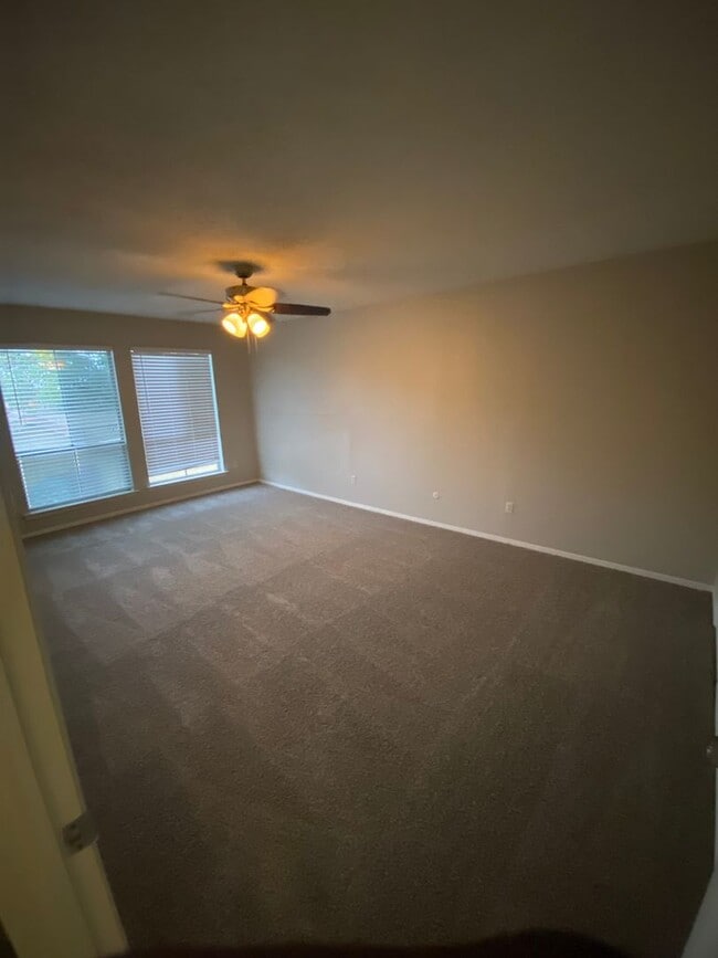 Photo - 4634 Country Creek Dr