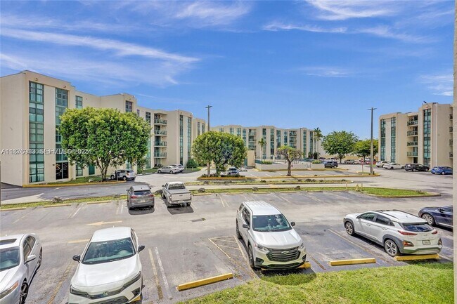 Photo - 2055 SW 122nd Ave Unit 305