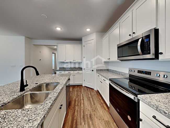 Photo - 895 S 150th Dr