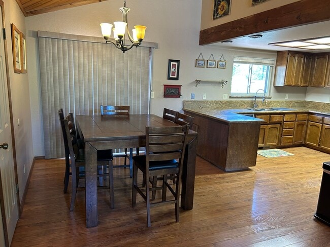 Photo - Rare short term lease with this 3/2 in Lake of the PInes - May or June-October