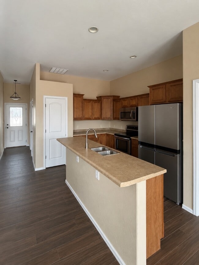 Photo - 450 Juniper St