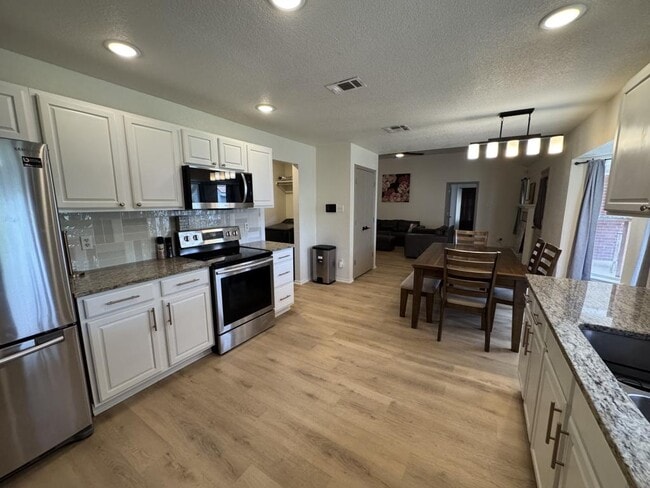 Photo - 806 James Loop