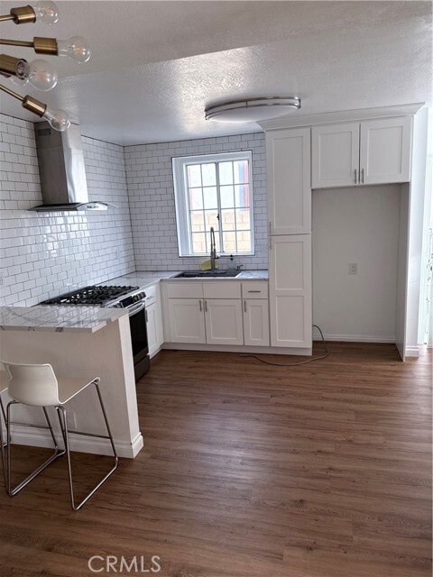 Building Photo - 826 E Elmwood Ave