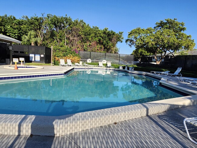 Building Photo - 545 Trace Cir Unit 105