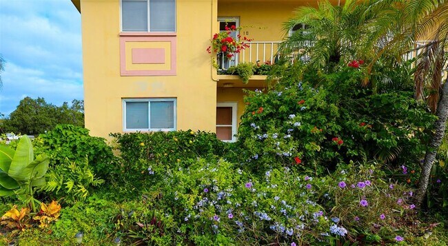 Photo - 2003 Greenbriar Blvd Unit 1