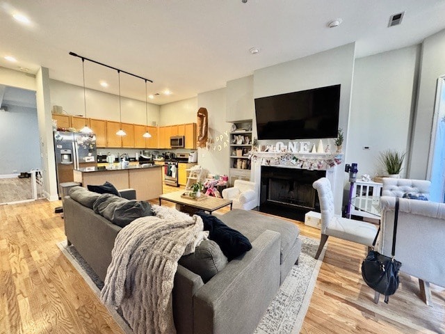 Photo - 1927 N Sedgwick St