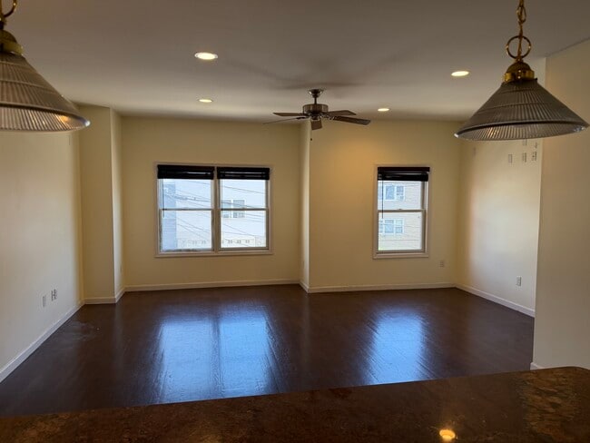 Sala de estar - 43 Ravine Ave Unidad #1