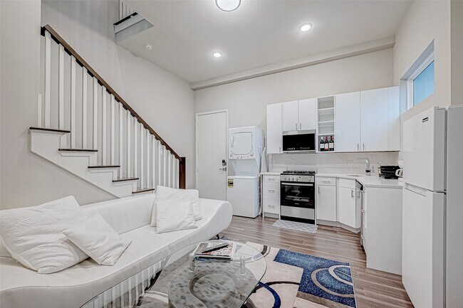 Photo - 5722 Cullen Blvd Unit A