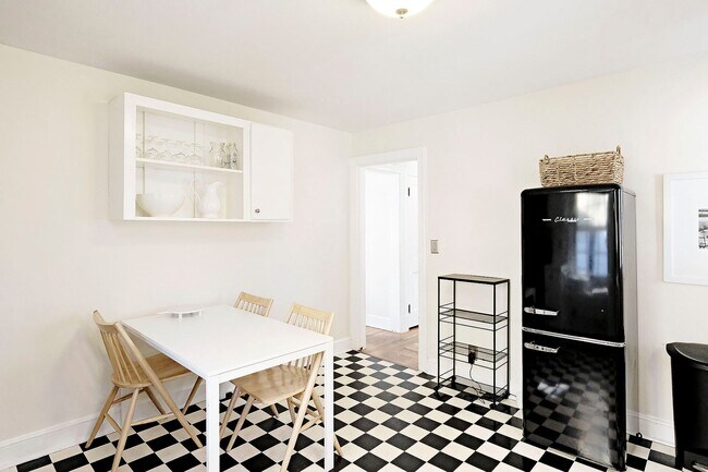 Photo - Charming City Cottage With Fenced Yard