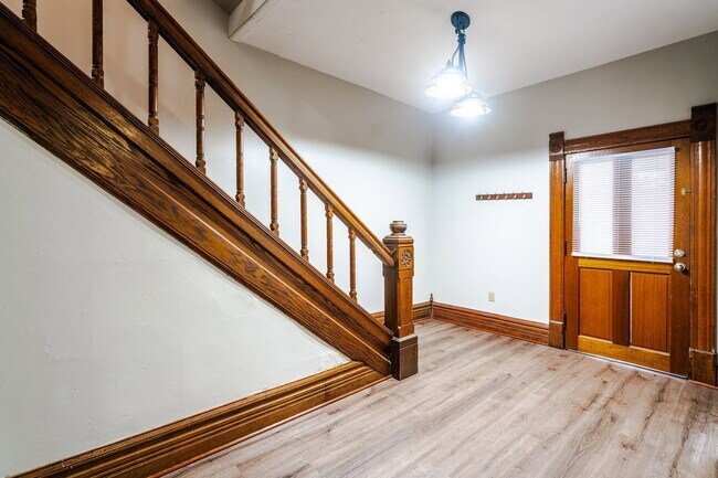 Photo - 1250 Indianola Ave