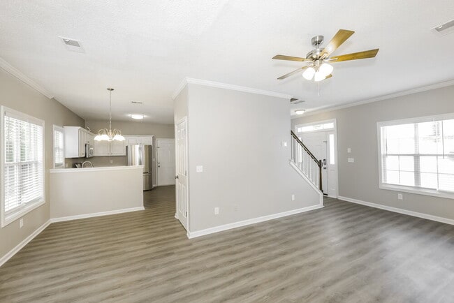1609 Blossom Dr