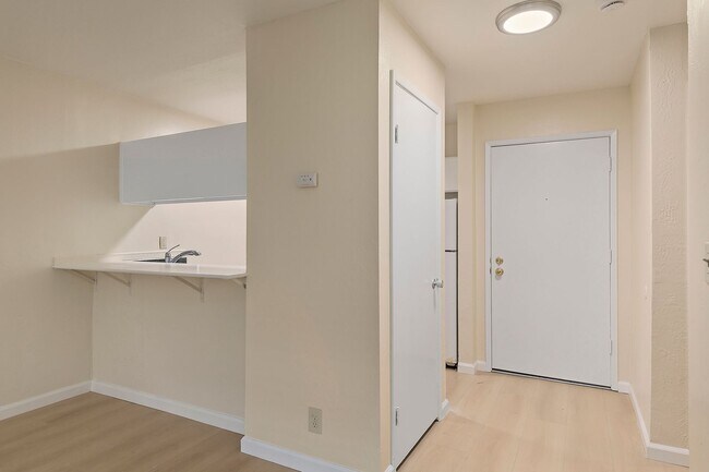 Photo - 1 bedroom 1 bath condo in heart of Silicon Valley. Unit 109