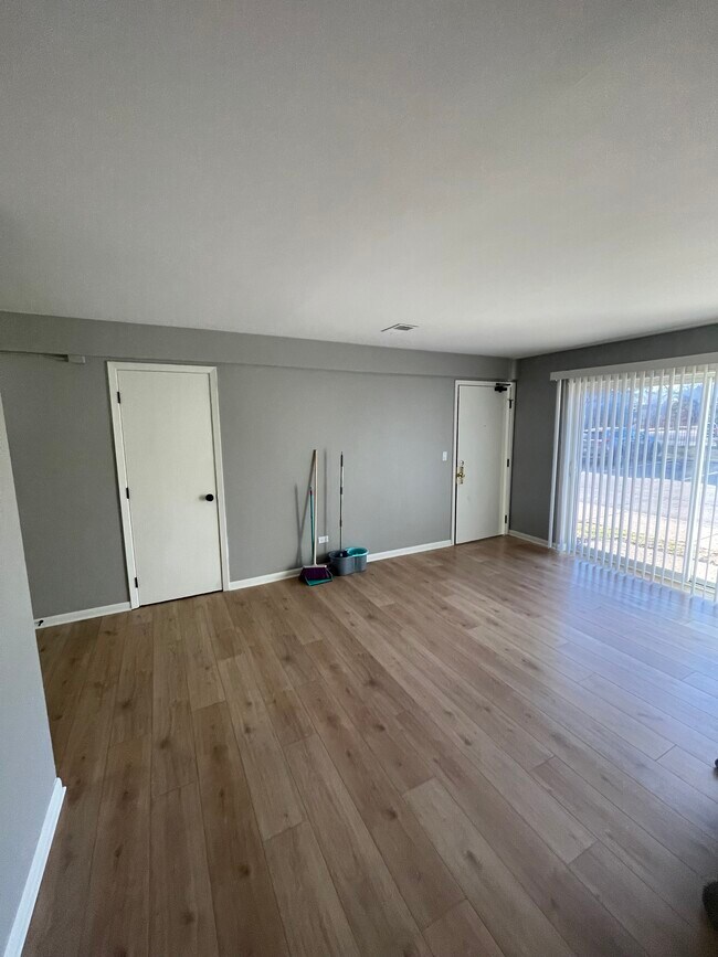 Family - 1705 W Mansard Ln Unit 106